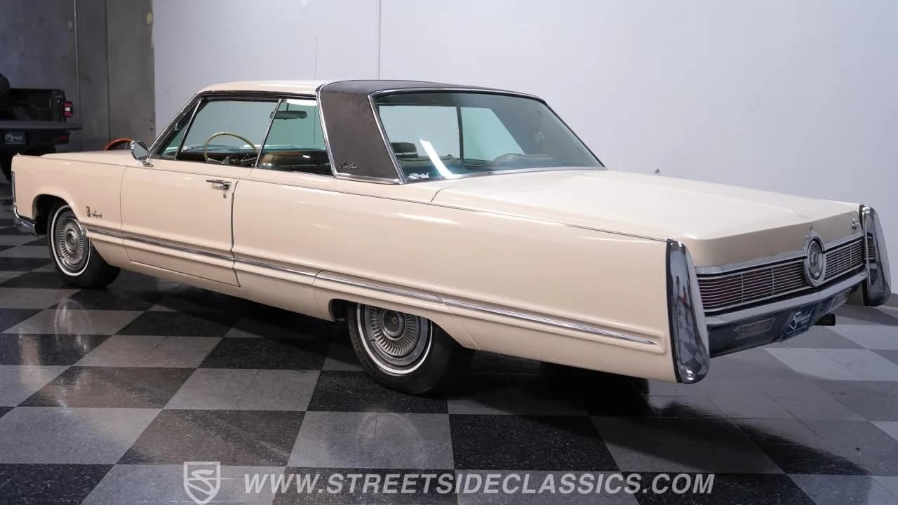 1967 Chrysler Imperial Crown - Thumbnail 8