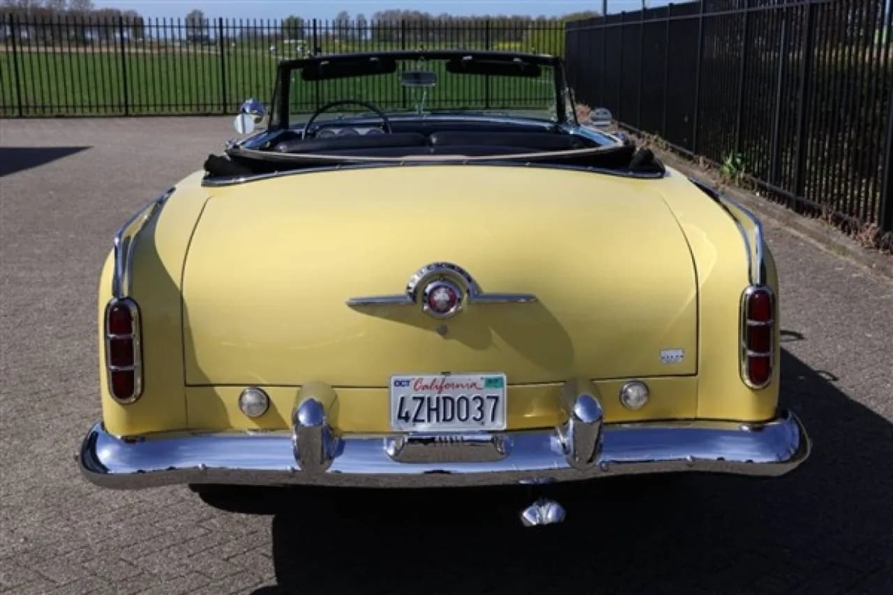 1952 Packard 250 Convertible - Thumbnail 7