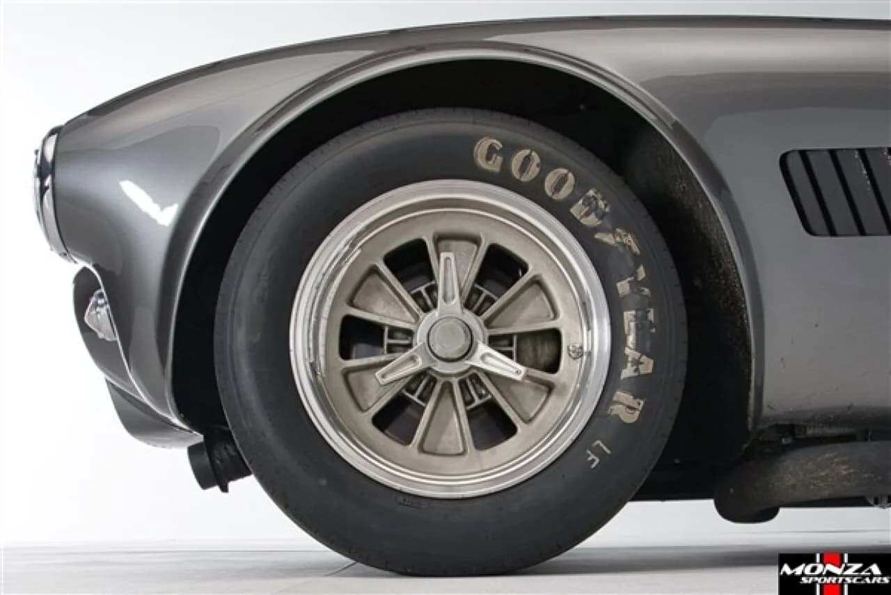 1965 Shelby Cobra 289 - Thumbnail 6