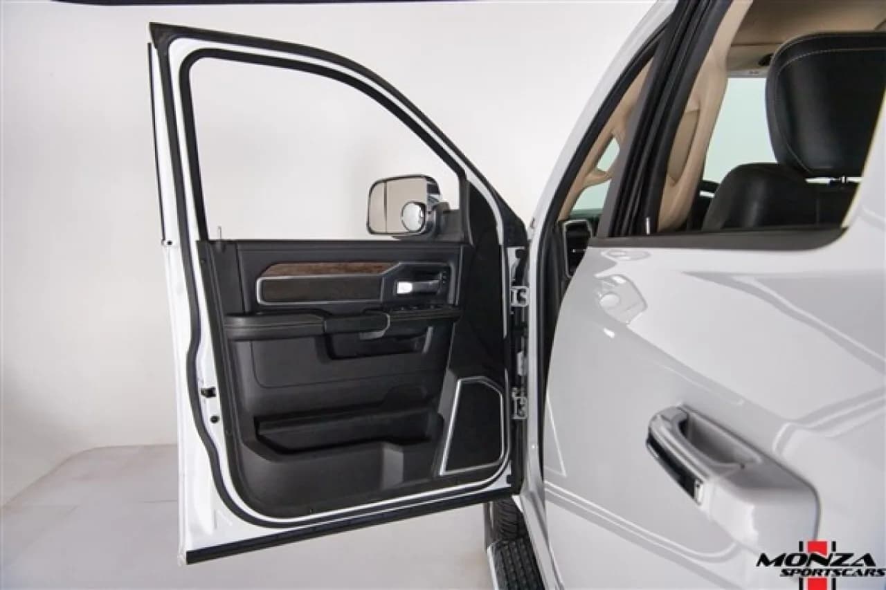 2020 RAM 2500 Laramie - Thumbnail 6