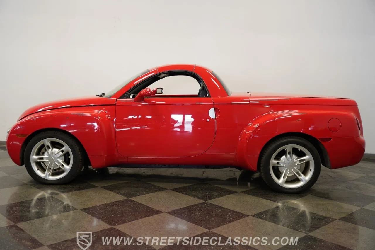 2003 Chevrolet SSR - Thumbnail 8