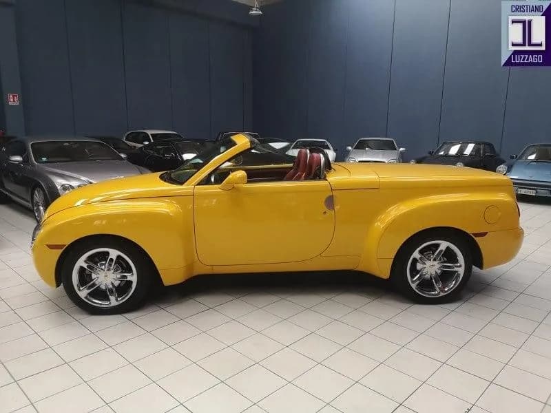 2005 Chevrolet SSR - Thumbnail 4