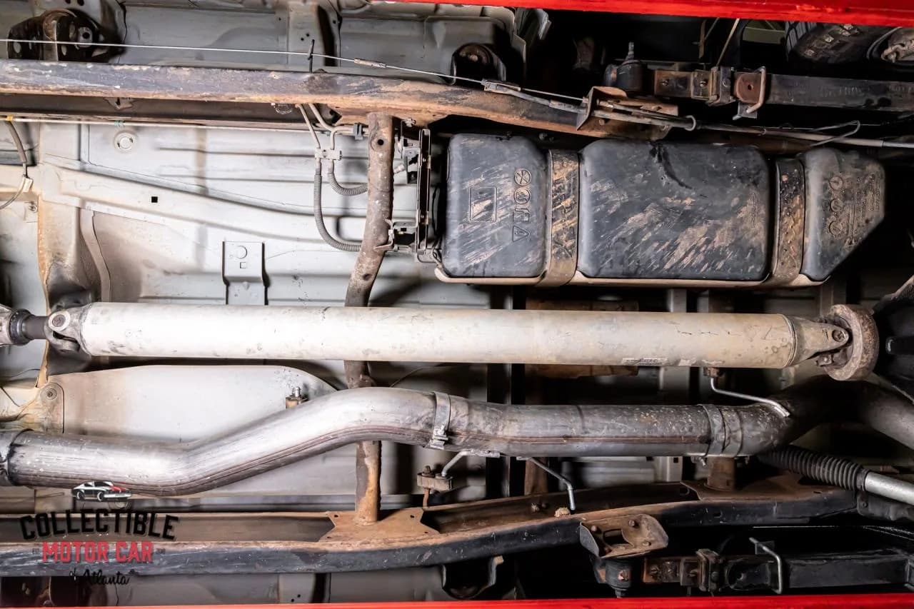 2005 GMC Sierra 2500 Heavy Duty - Image 30