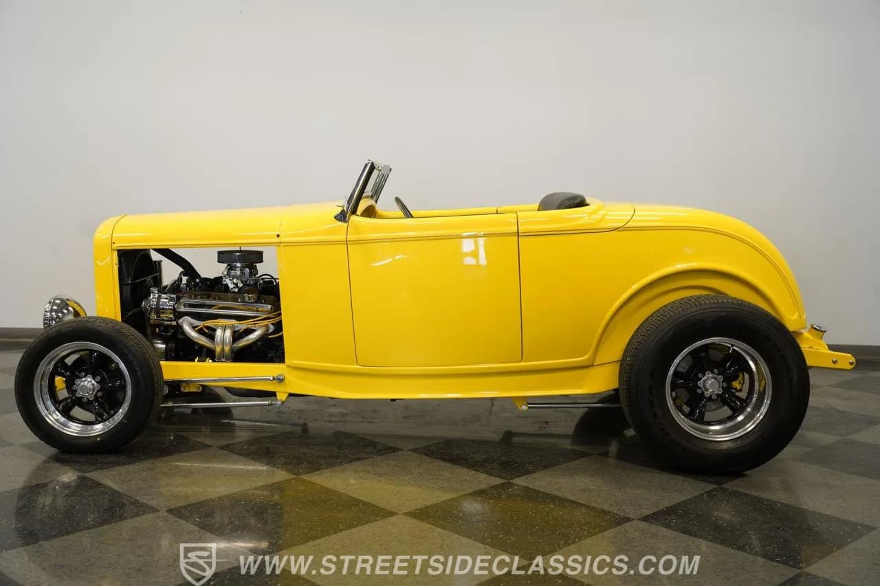 1932 Ford Convertible - Thumbnail 8