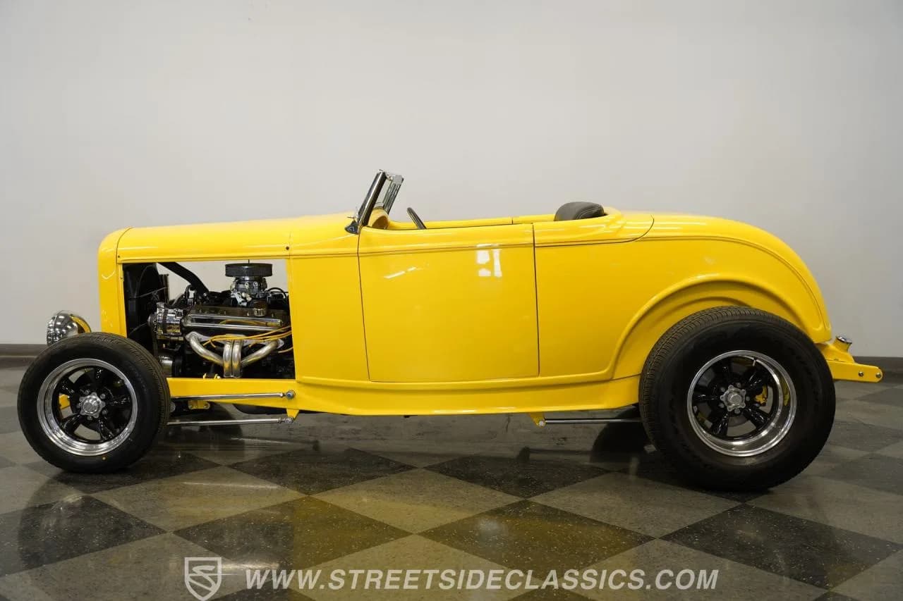 1932 Ford Convertible - Thumbnail 2