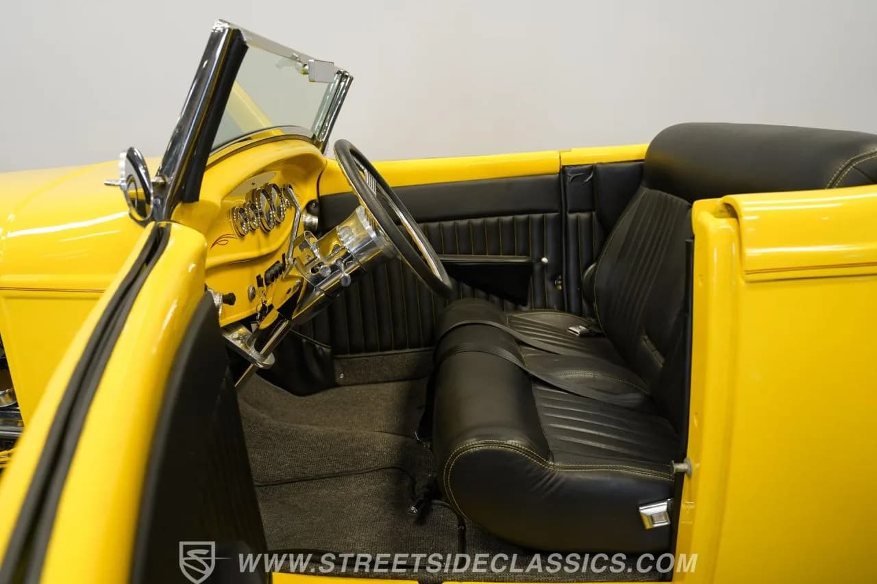1932 Ford Convertible - Thumbnail 3