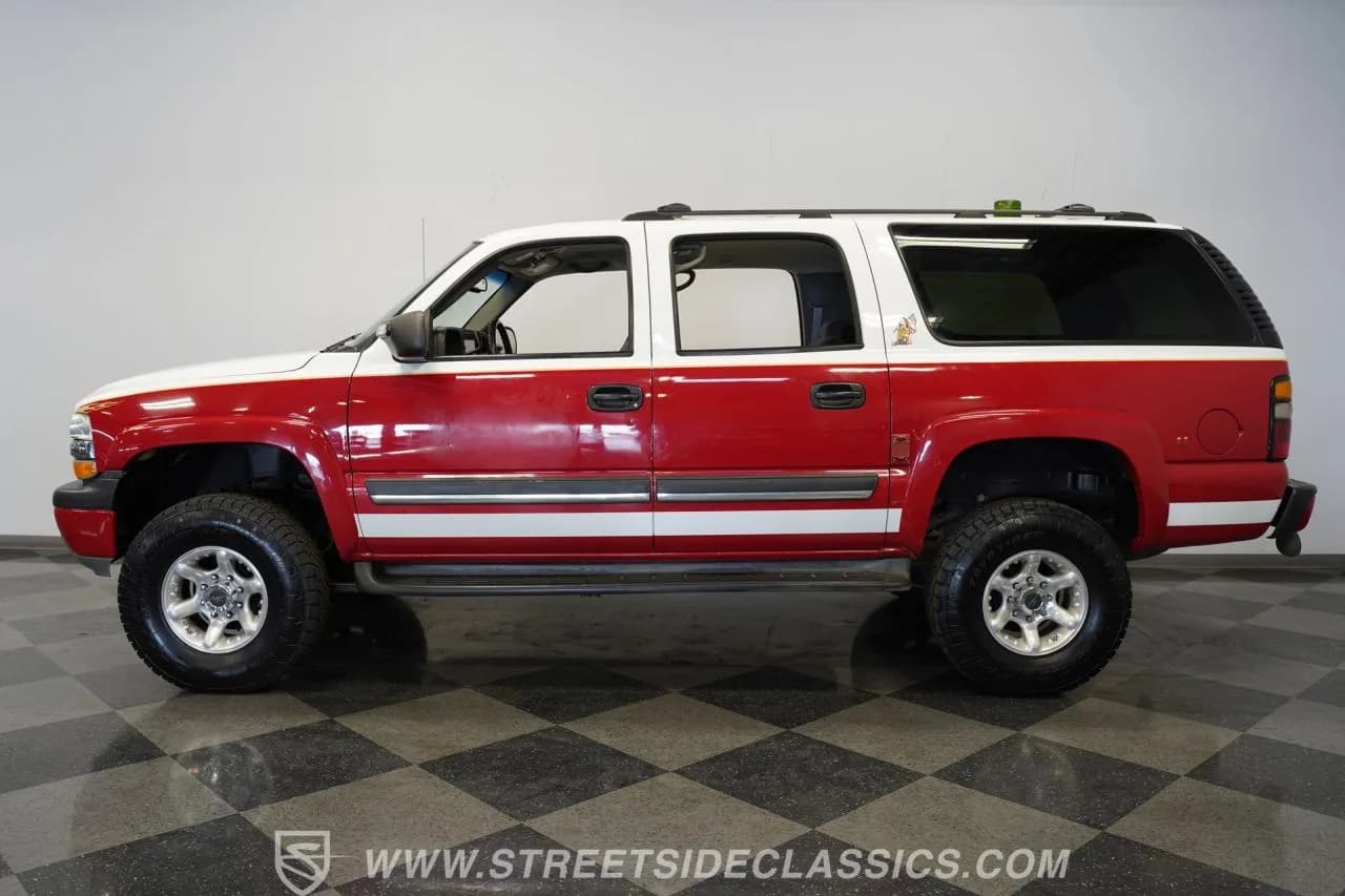2004 Chevrolet Suburban 2500 4X4 8.1 - Thumbnail 4