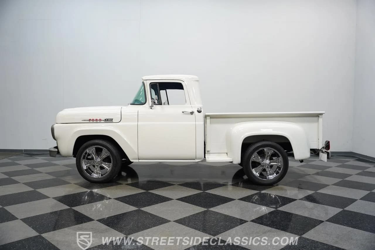 1960 Ford F-100 - Thumbnail 8