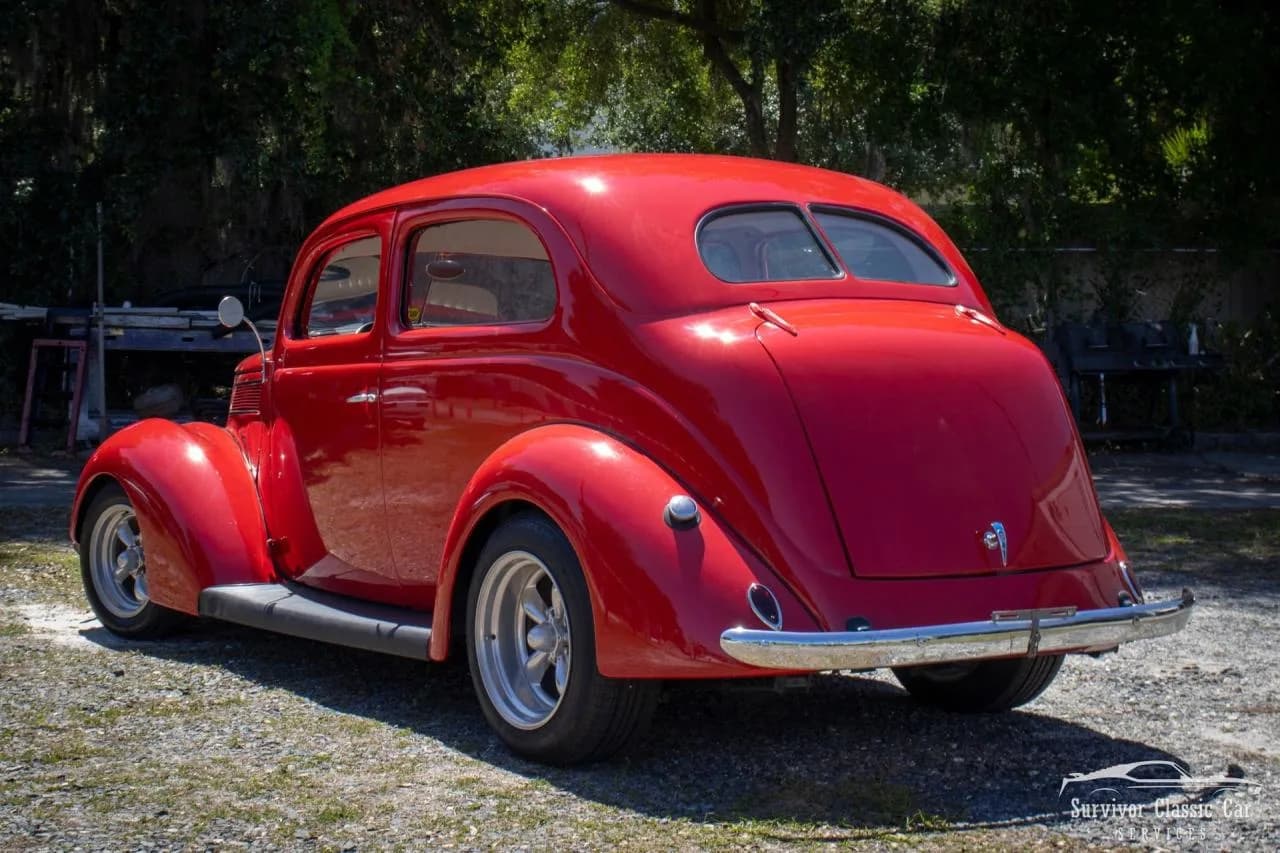 1937 Ford Tudor Humpback Sedan - Thumbnail 8