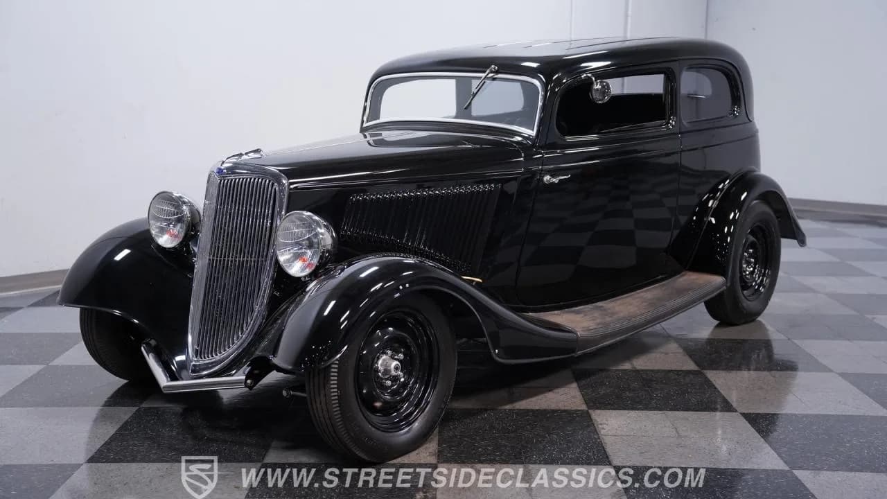 1933 Ford Victoria Restomod - Thumbnail 6