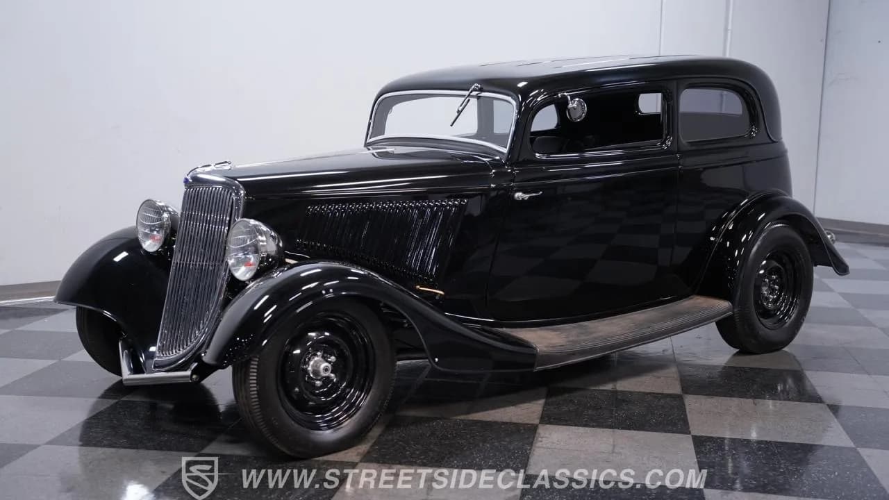 1933 Ford Victoria Restomod - Thumbnail 7