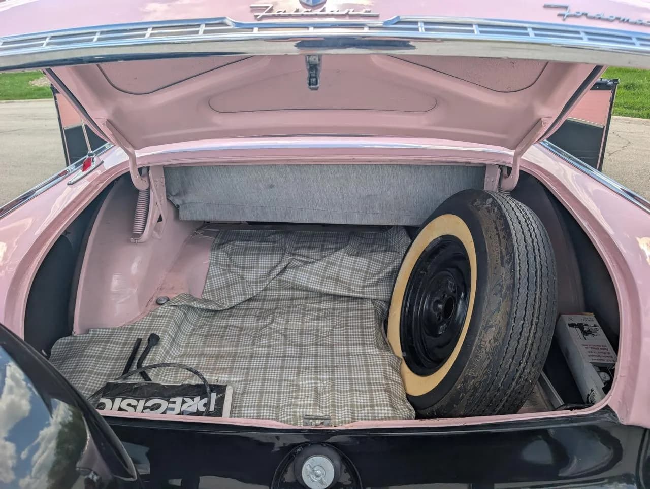 1955 Ford Sunliner Convertible - Thumbnail 8