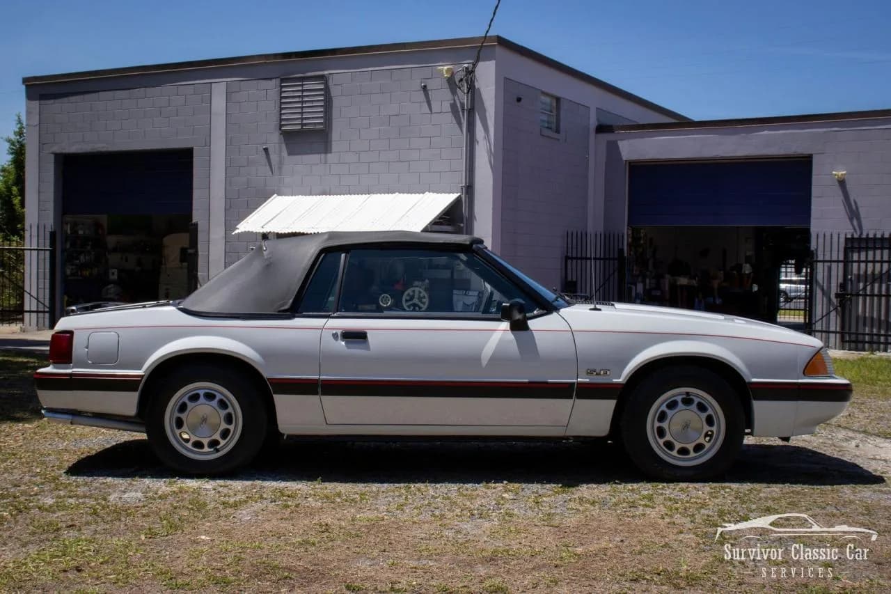 1989 Ford Mustang LX Convertible 5.0 - Thumbnail 3