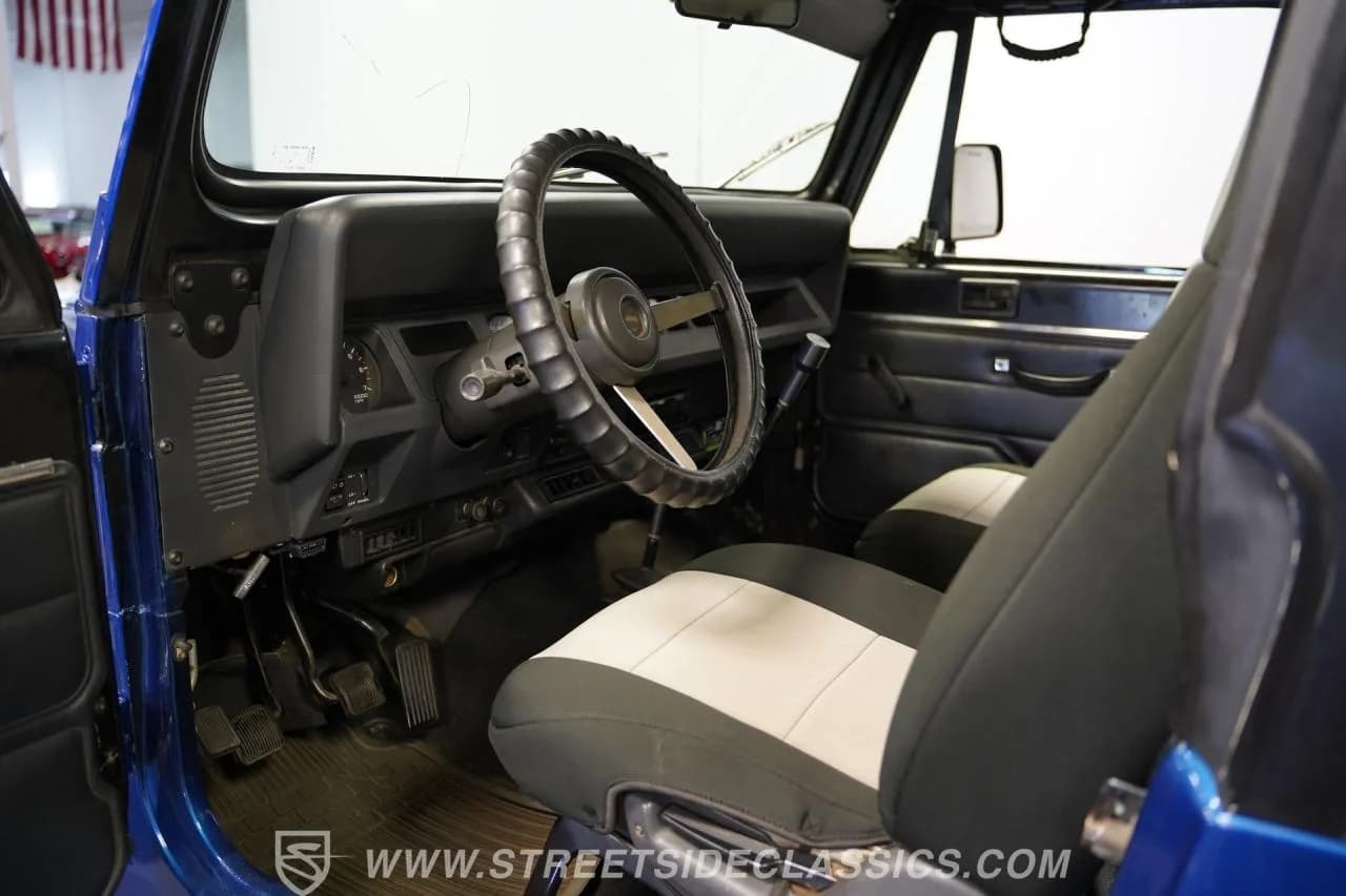 1995 Jeep Wrangler Custom Restomod - Thumbnail 4