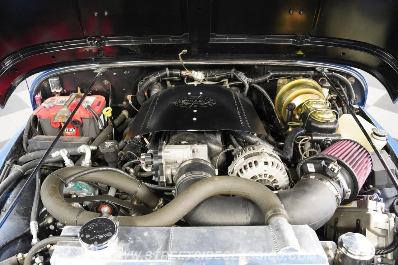 1995 Jeep Wrangler Custom Restomod - Thumbnail 3