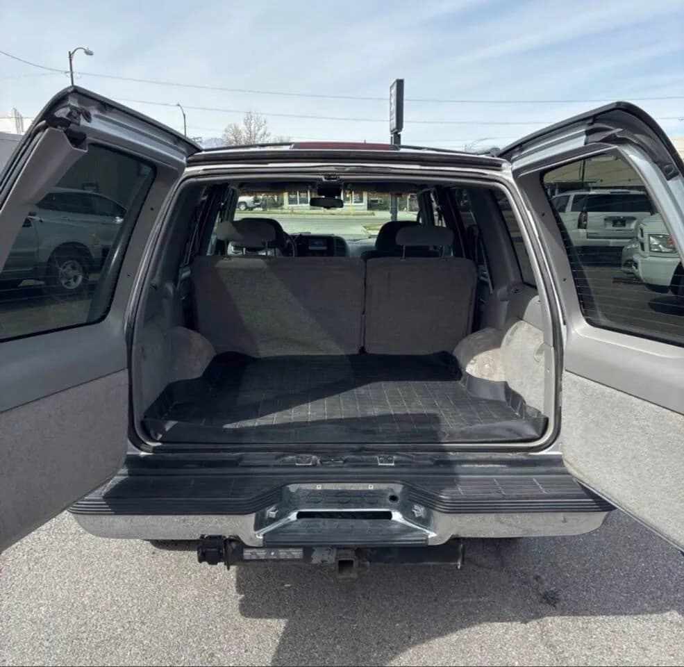 1995 Chevrolet Tahoe - Thumbnail 4