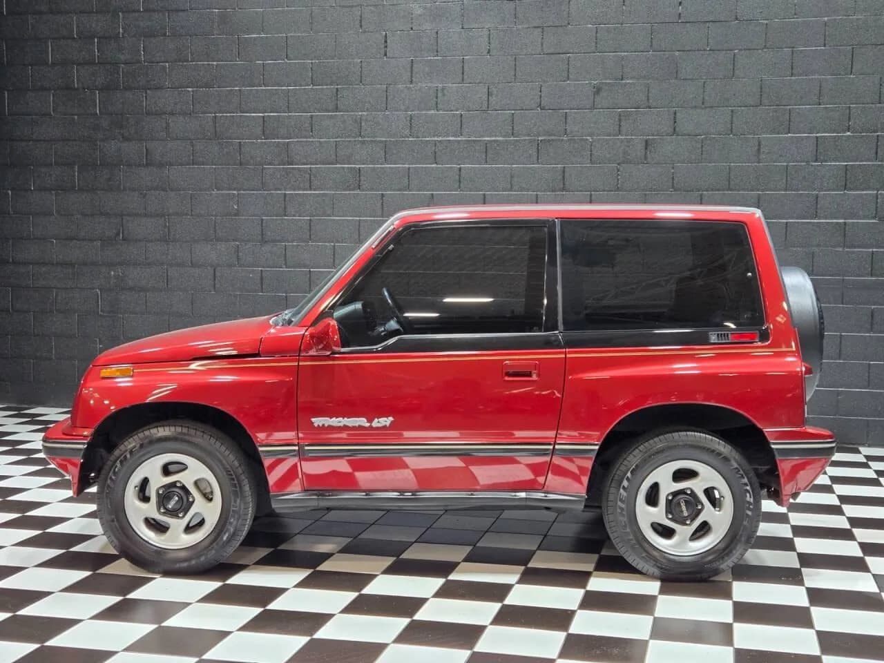 1995 Geo Tracker - Thumbnail 2