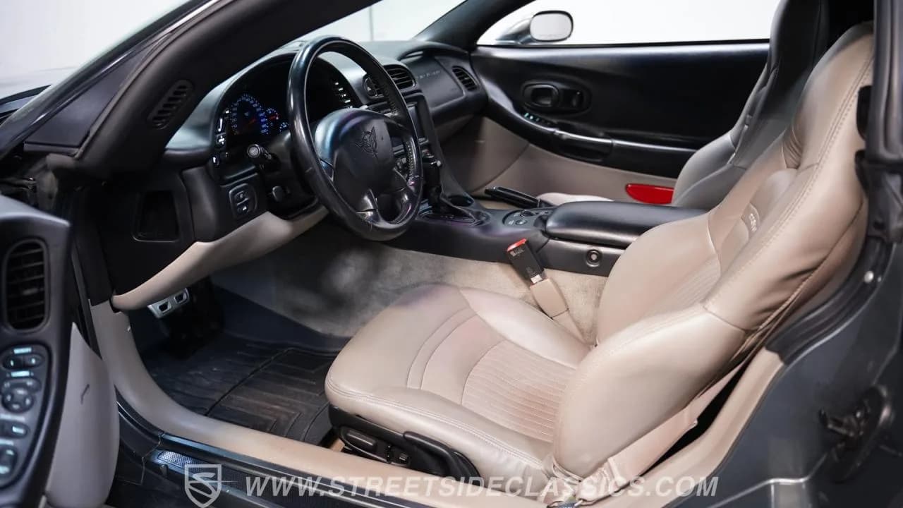 2004 Chevrolet Corvette Convertible - Thumbnail 4