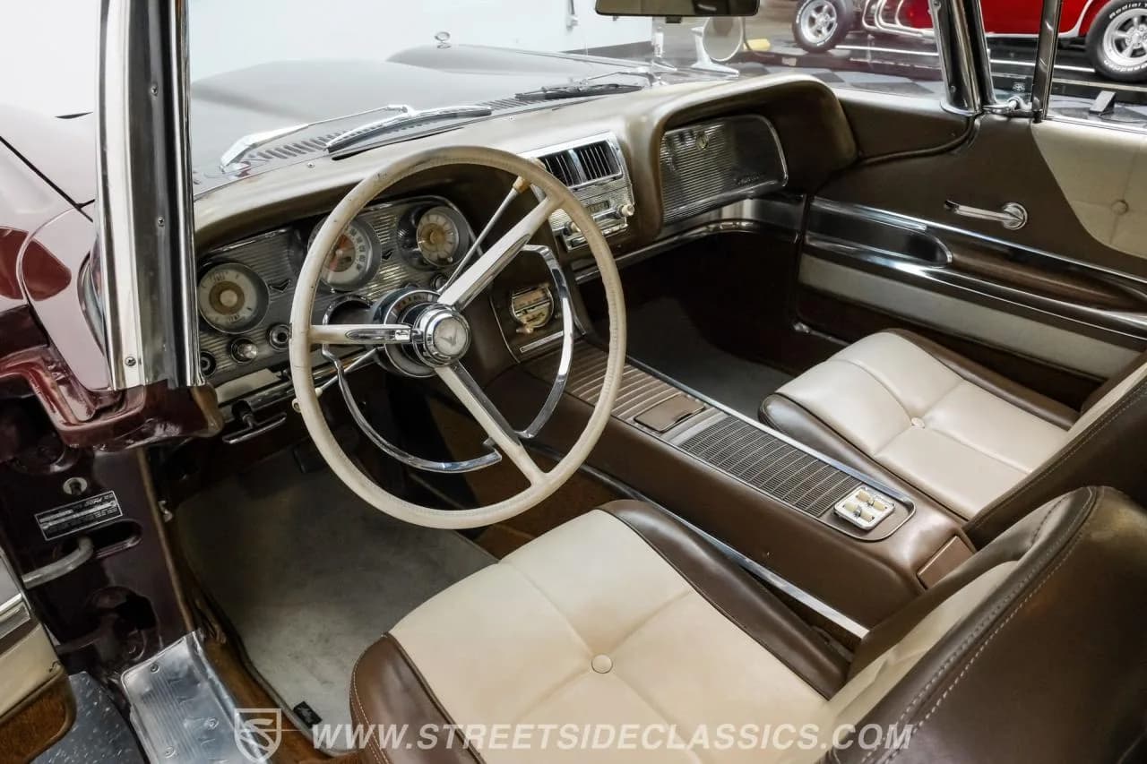 1960 Ford Thunderbird - Thumbnail 4