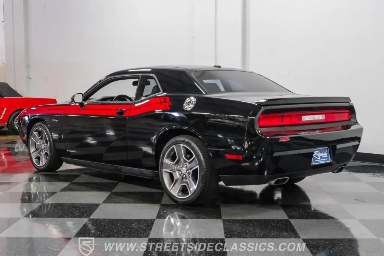 2012 Dodge Challenger R/T Classic - Thumbnail 8
