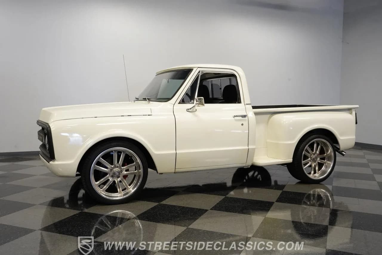 1970 Chevrolet C10 Stepside Restomod - Thumbnail 7