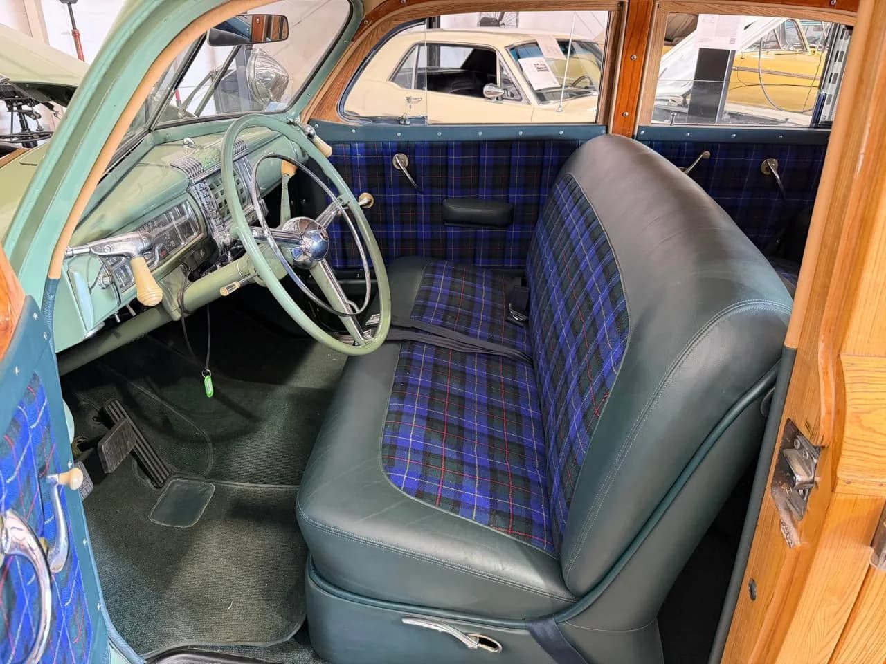 1947 Chrysler Town &amp; Country - Thumbnail 5