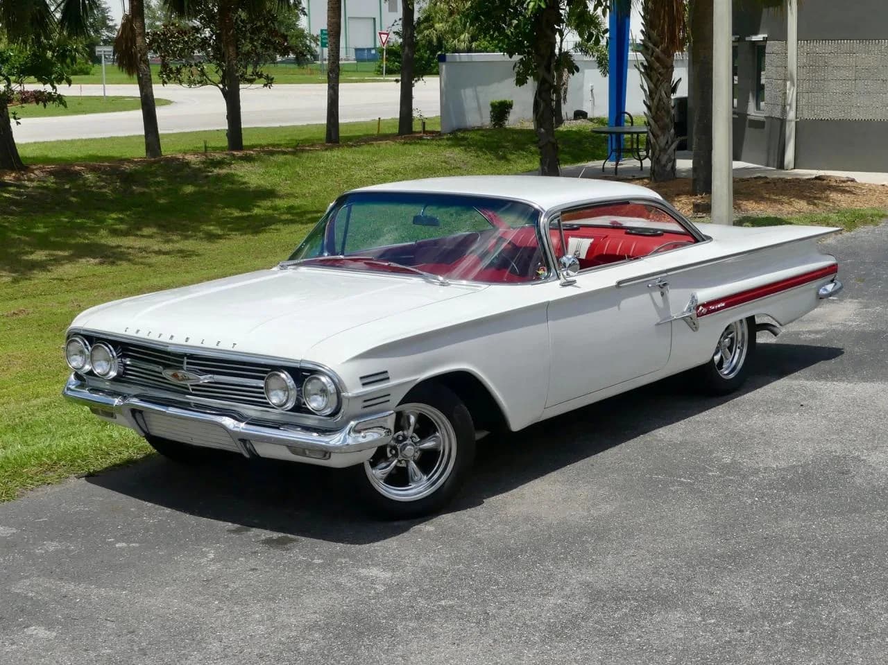 1960 Chevrolet Impala Hardtop Sport Coupe RWD - Thumbnail 6
