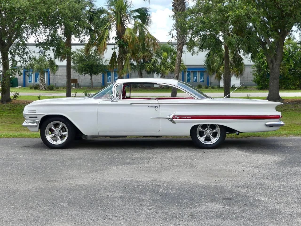 1960 Chevrolet Impala Hardtop Sport Coupe RWD - Thumbnail 8