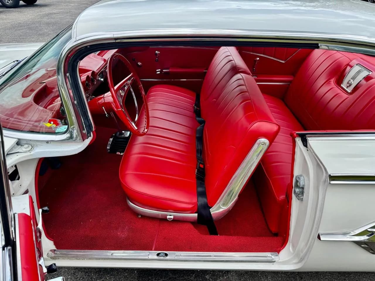 1960 Chevrolet Impala Hardtop Sport Coupe RWD - Thumbnail 3
