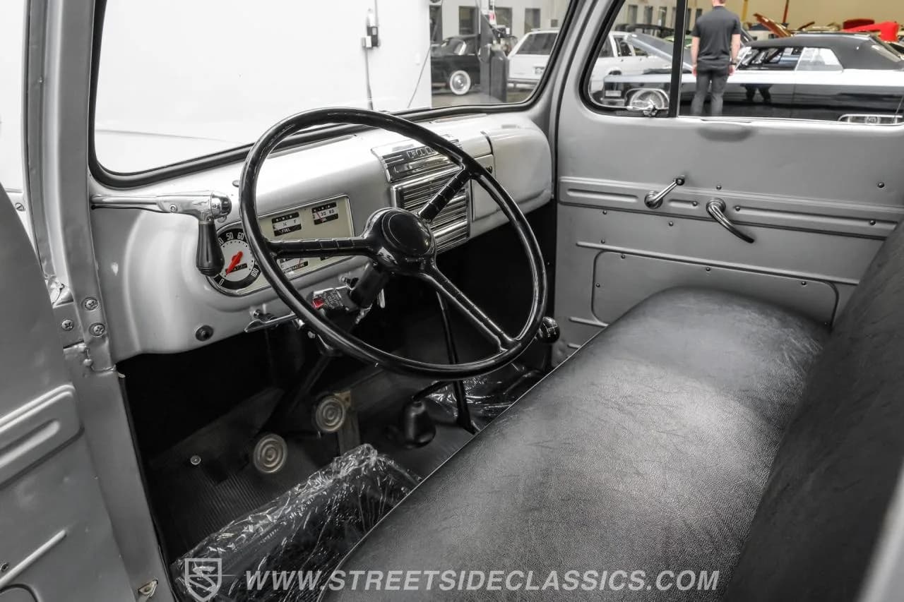 1950 Ford F-3 Flatbed - Thumbnail 4