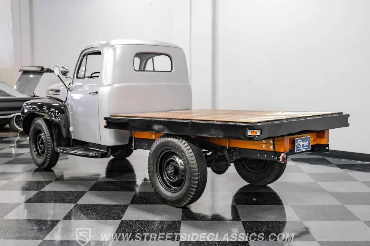 1950 Ford F-3 Flatbed - Thumbnail 8