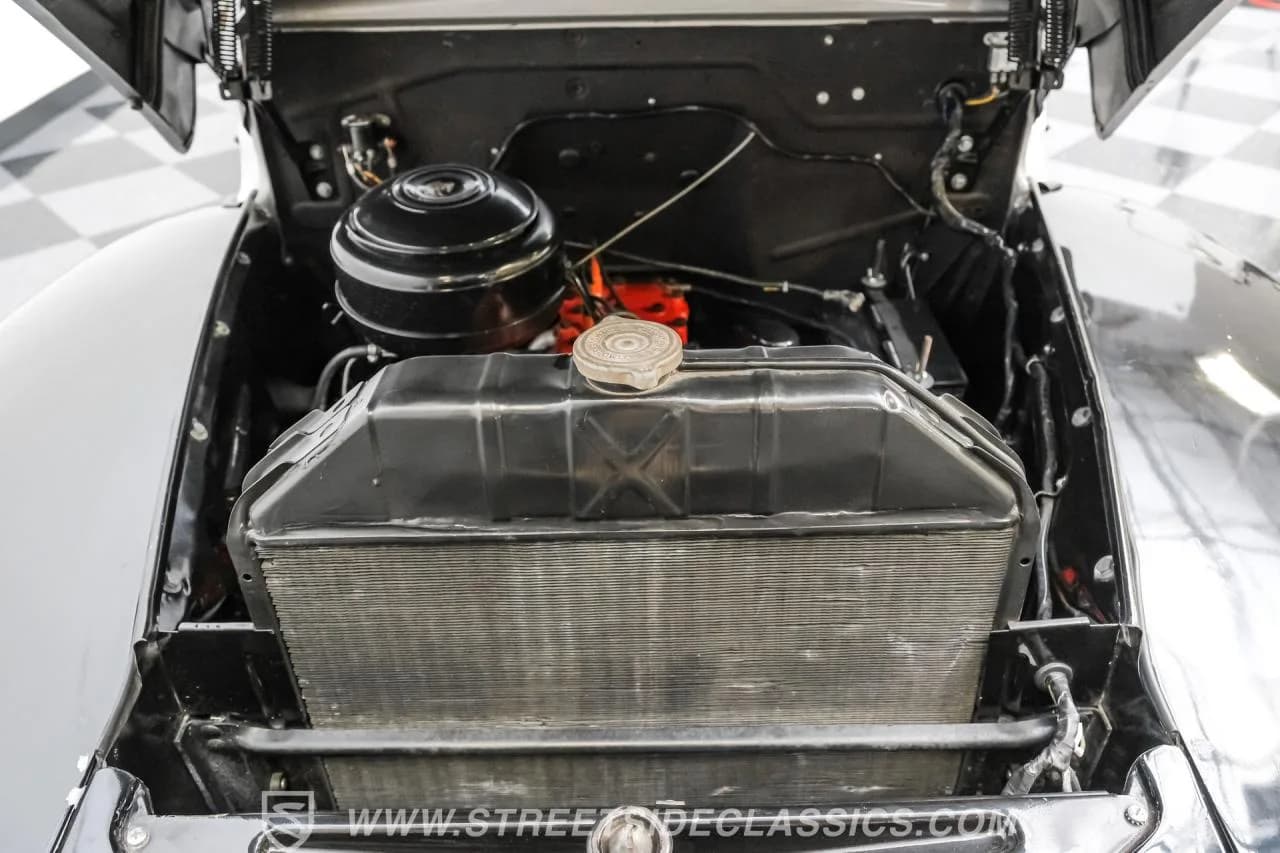 1950 Ford F-3 Flatbed - Thumbnail 3