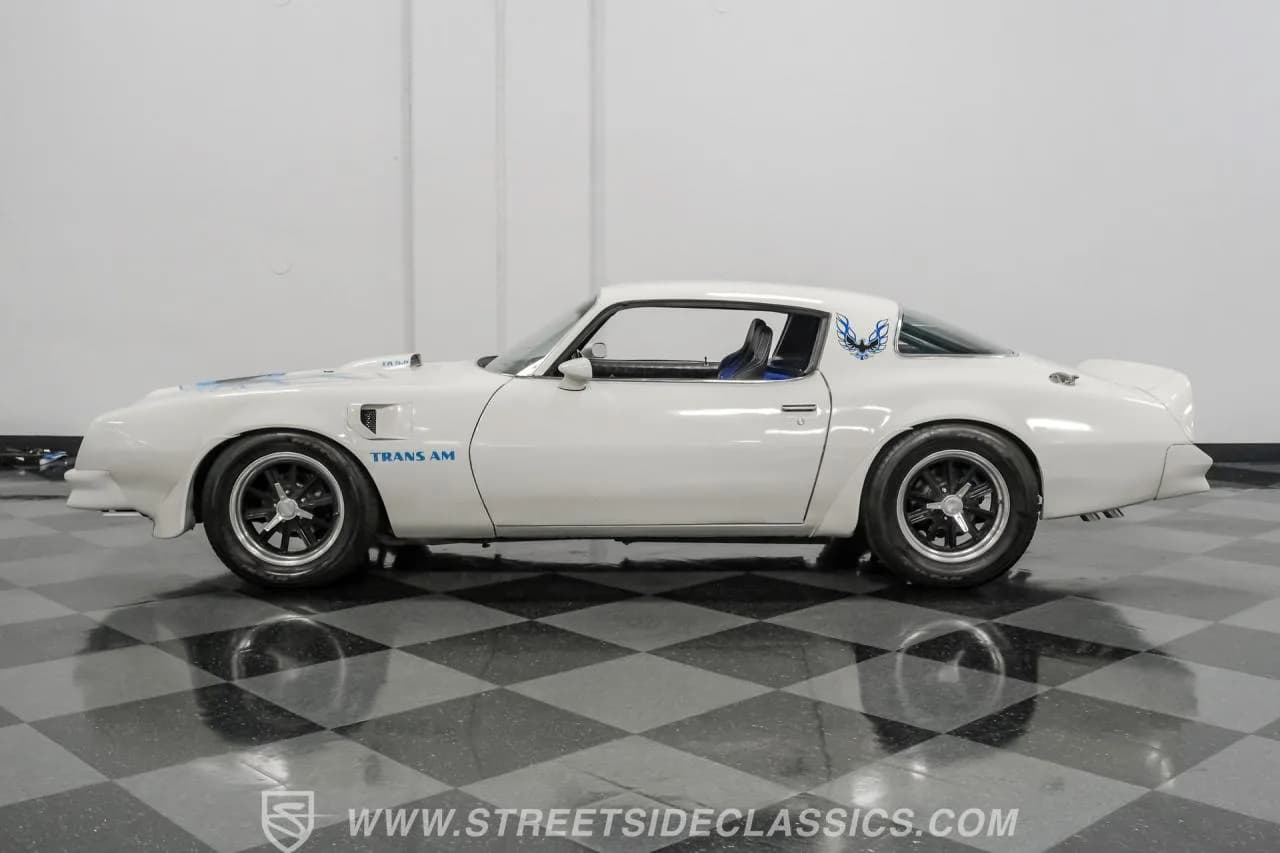 1976 Pontiac Firebird Trans Am - Thumbnail 2