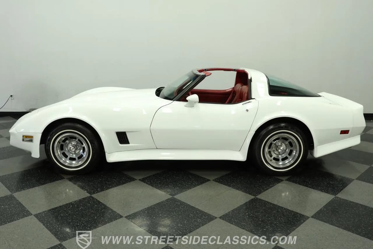 1981 Chevrolet Corvette - Thumbnail 2