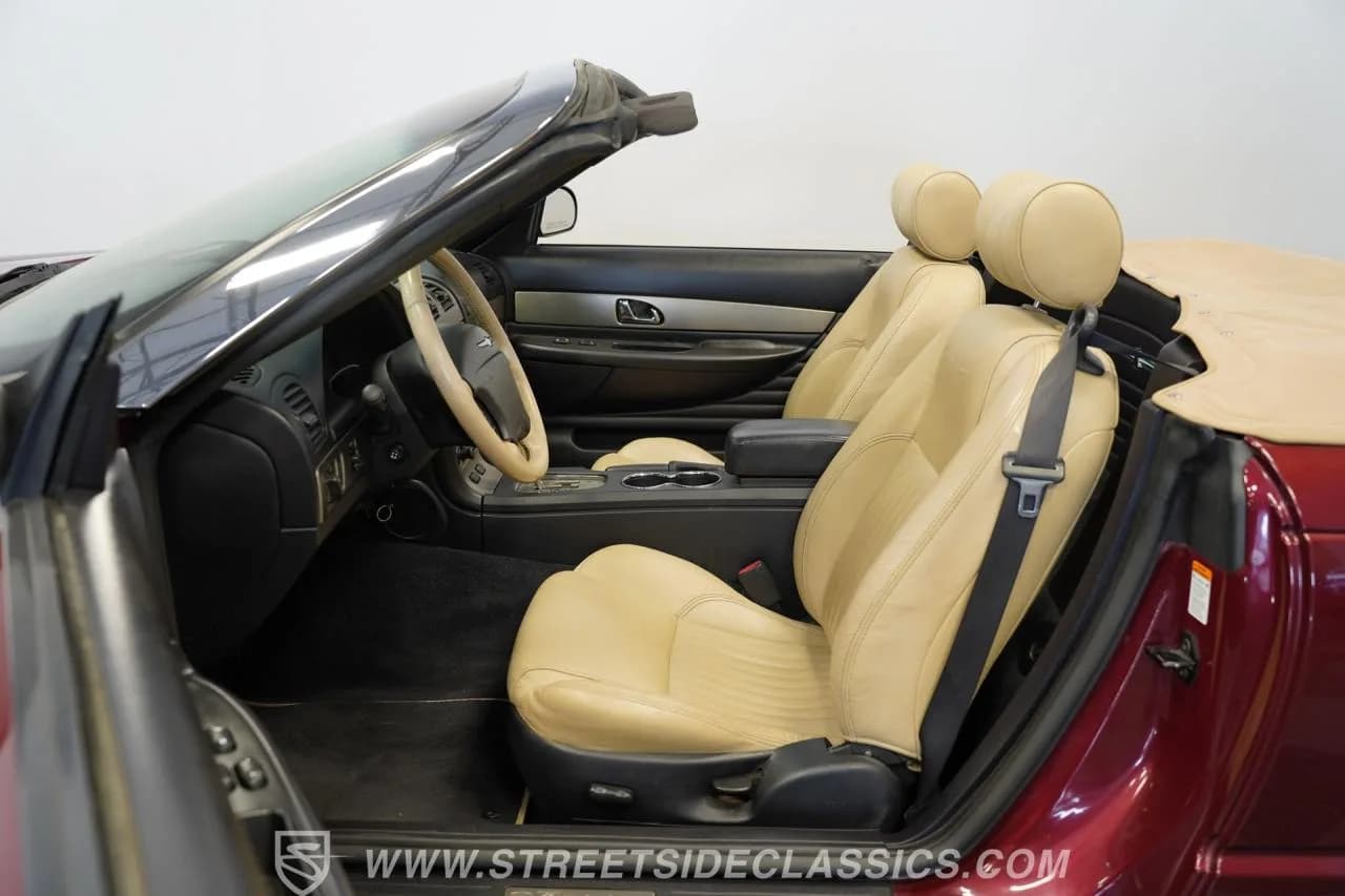 2004 Ford Thunderbird - Thumbnail 3