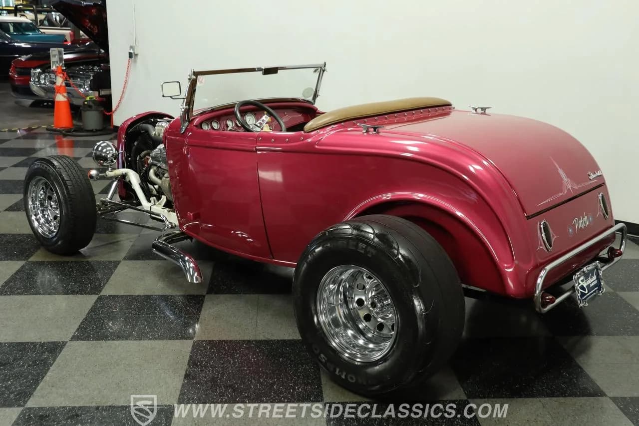 1932 Ford Roadster - Thumbnail 7
