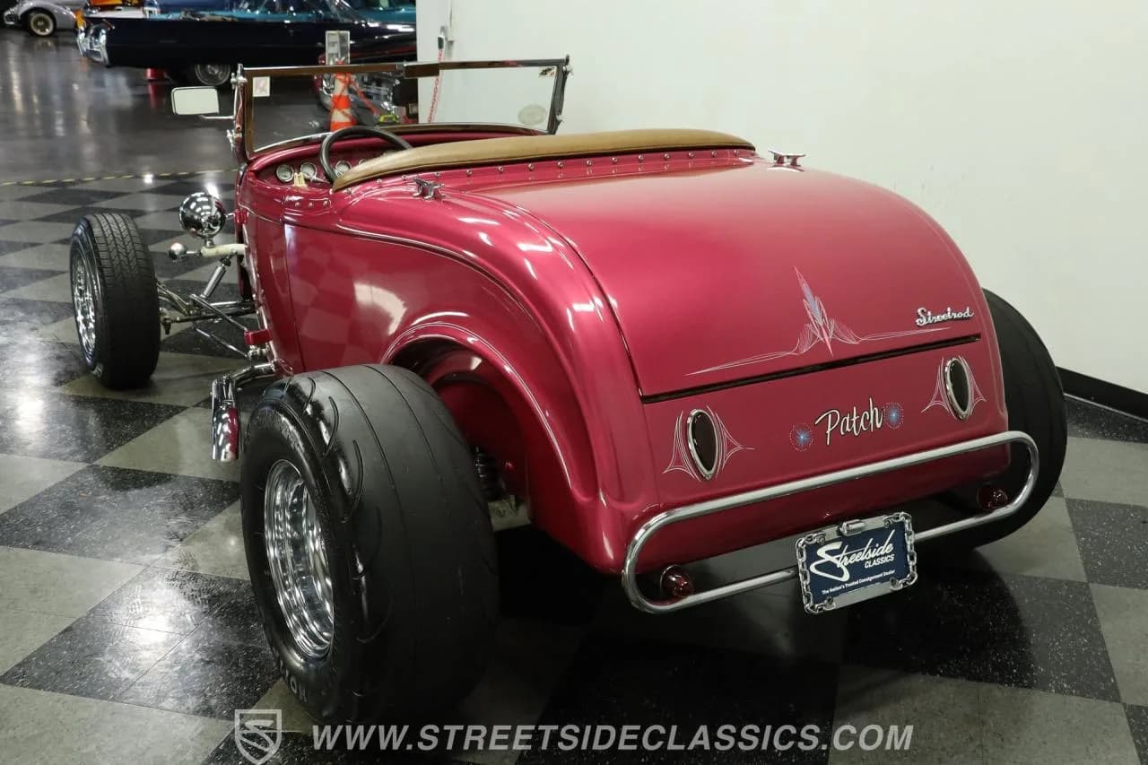 1932 Ford Roadster - Thumbnail 8