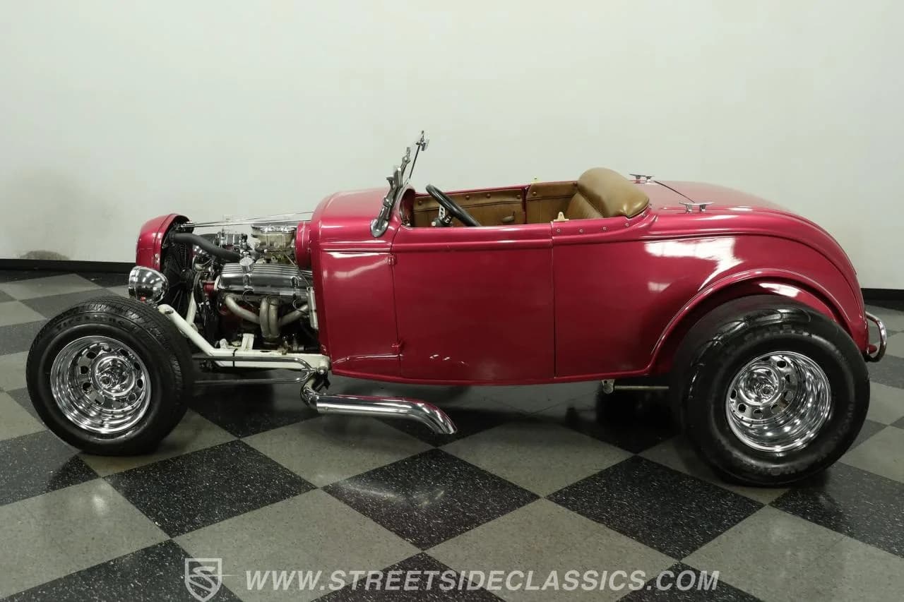 1932 Ford Roadster - Thumbnail 2