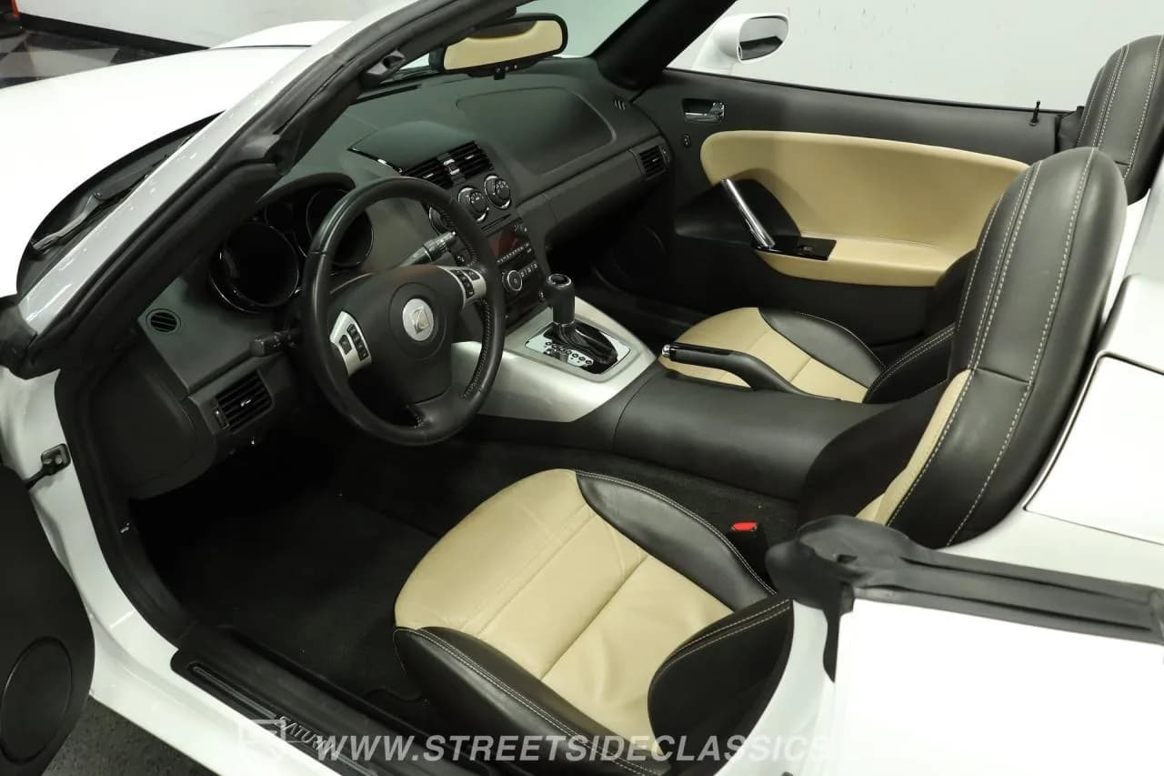 2009 Saturn Sky  Red Line - Thumbnail 4