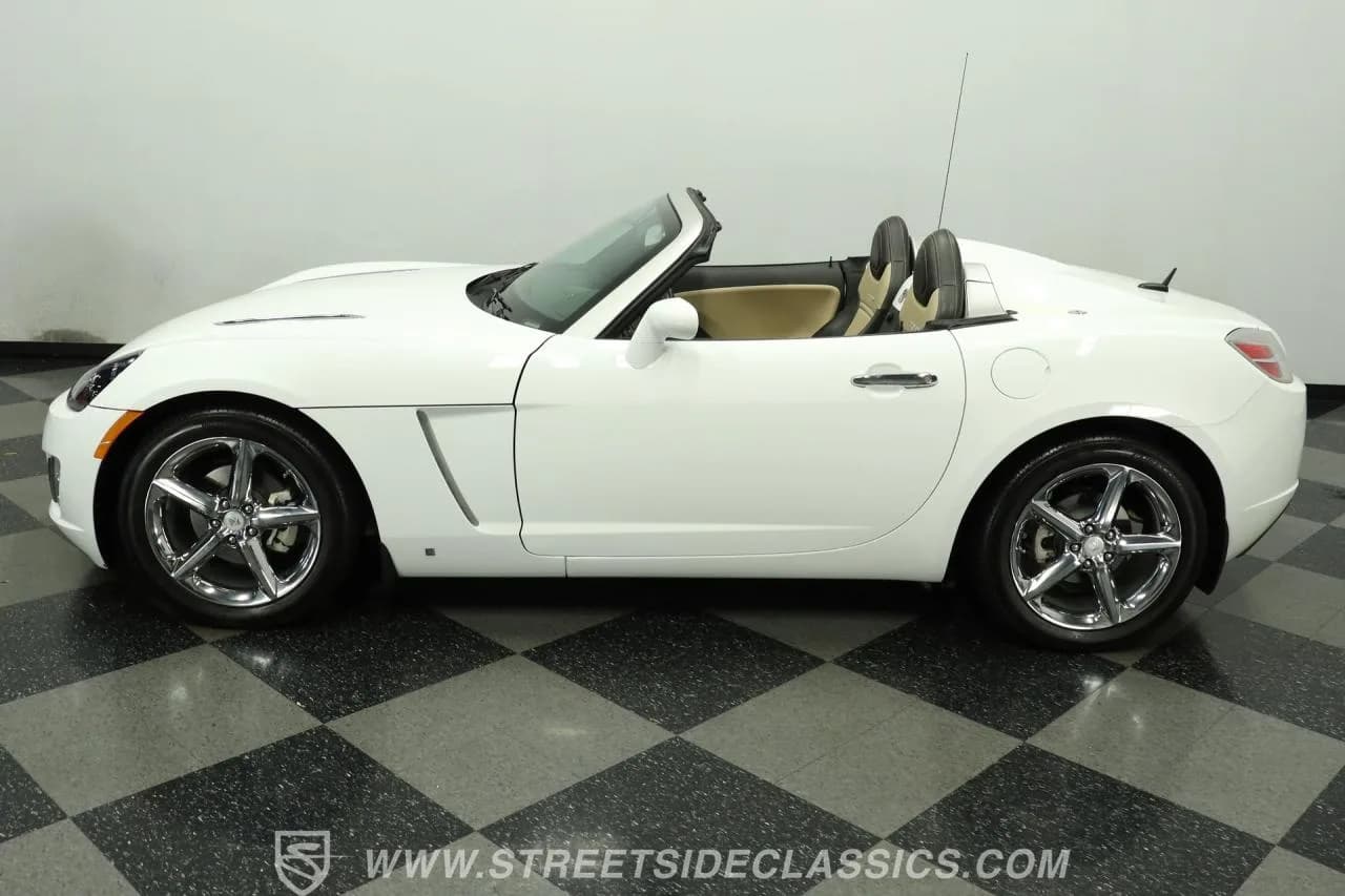 2009 Saturn Sky  Red Line - Thumbnail 2