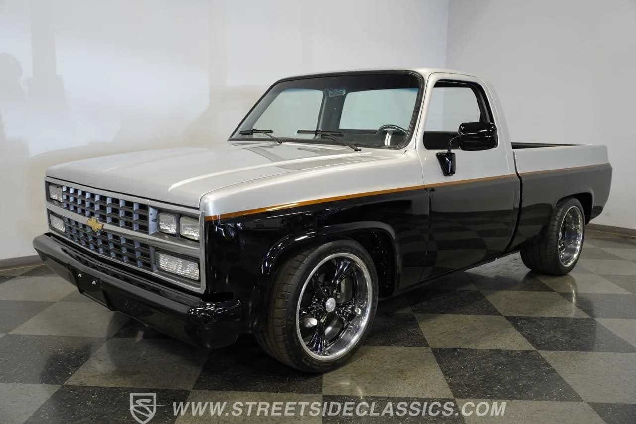1986 Chevrolet C10 - Thumbnail 5