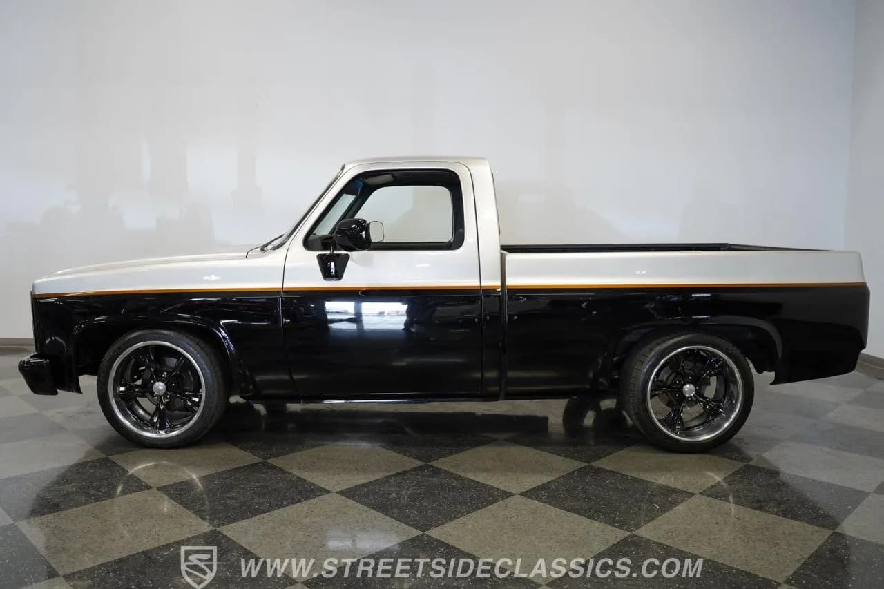 1986 Chevrolet C10 - Thumbnail 7