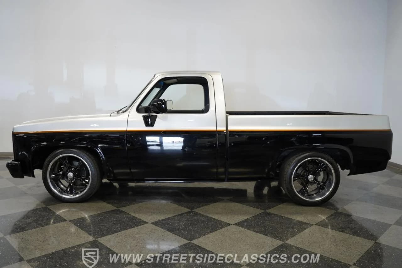 1986 Chevrolet C10 - Thumbnail 2