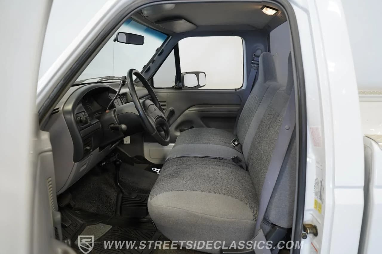 1996 Ford F-250 XL 4x4 - Thumbnail 3