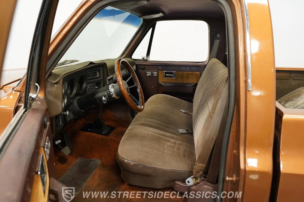 1985 Chevrolet C10 - Thumbnail 3
