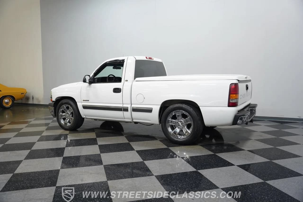 2002 Chevrolet Silverado - Thumbnail 8