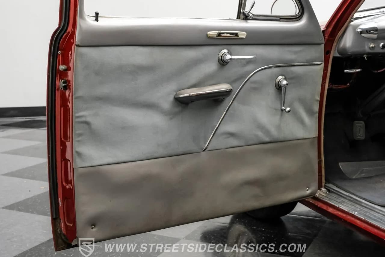 1950 Ford Club Coupe - Thumbnail 2