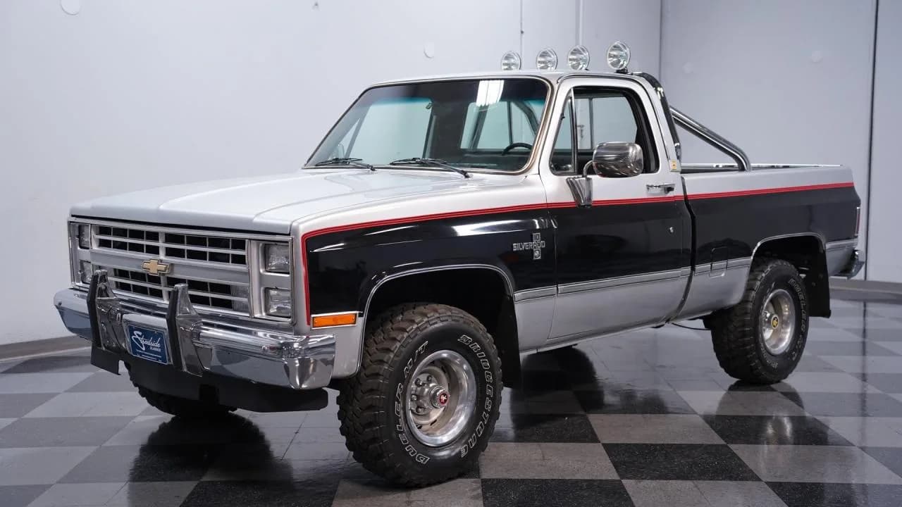 1985 Chevrolet K10 Silverado 4x4 - Thumbnail 5