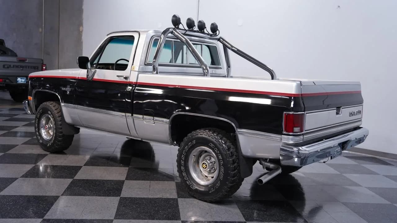 1985 Chevrolet K10 Silverado 4x4 - Thumbnail 7