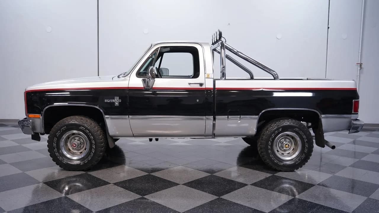 1985 Chevrolet K10 Silverado 4x4 - Thumbnail 2
